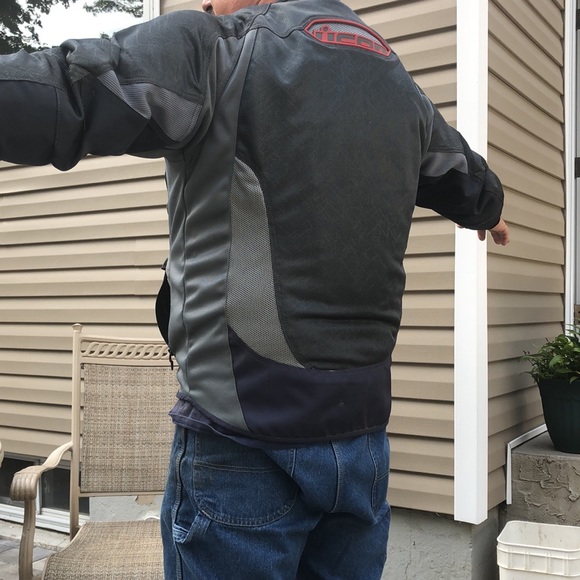 Motorcycle jacket - Picture 2 of 6